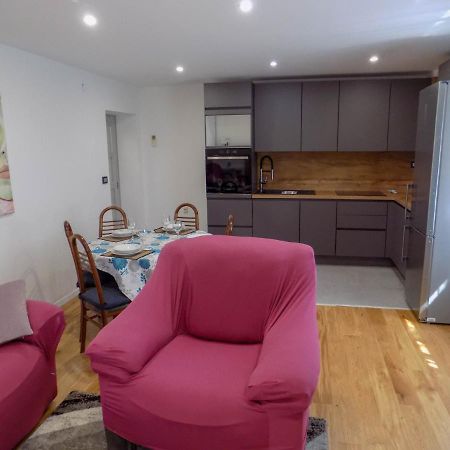Oriella Apartmans And Room Novigrad Istria Exteriör bild