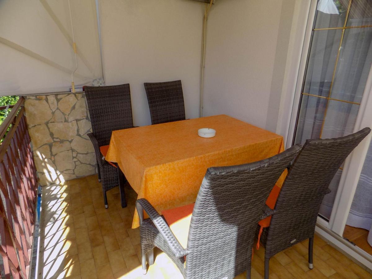 Oriella Apartmans And Room Novigrad Istria Exteriör bild