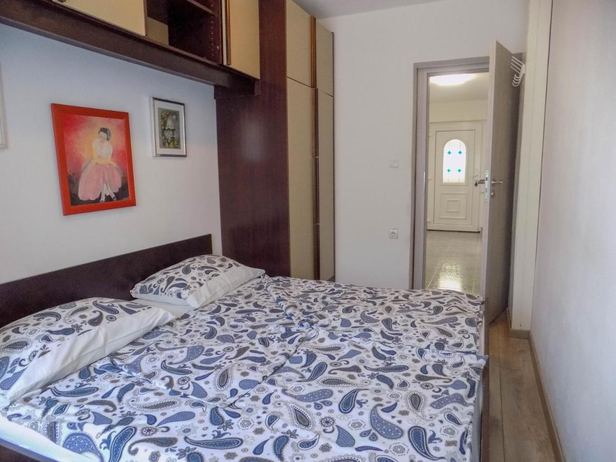 Oriella Apartmans And Room Novigrad Istria Exteriör bild