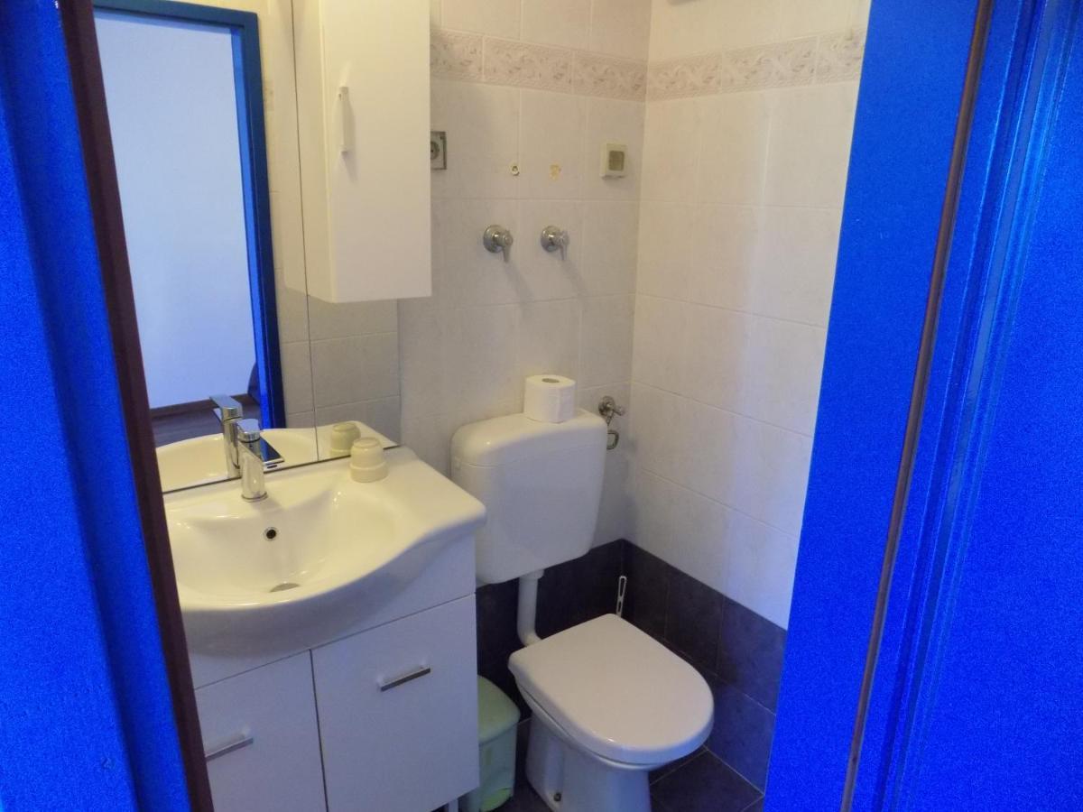 Oriella Apartmans And Room Novigrad Istria Exteriör bild