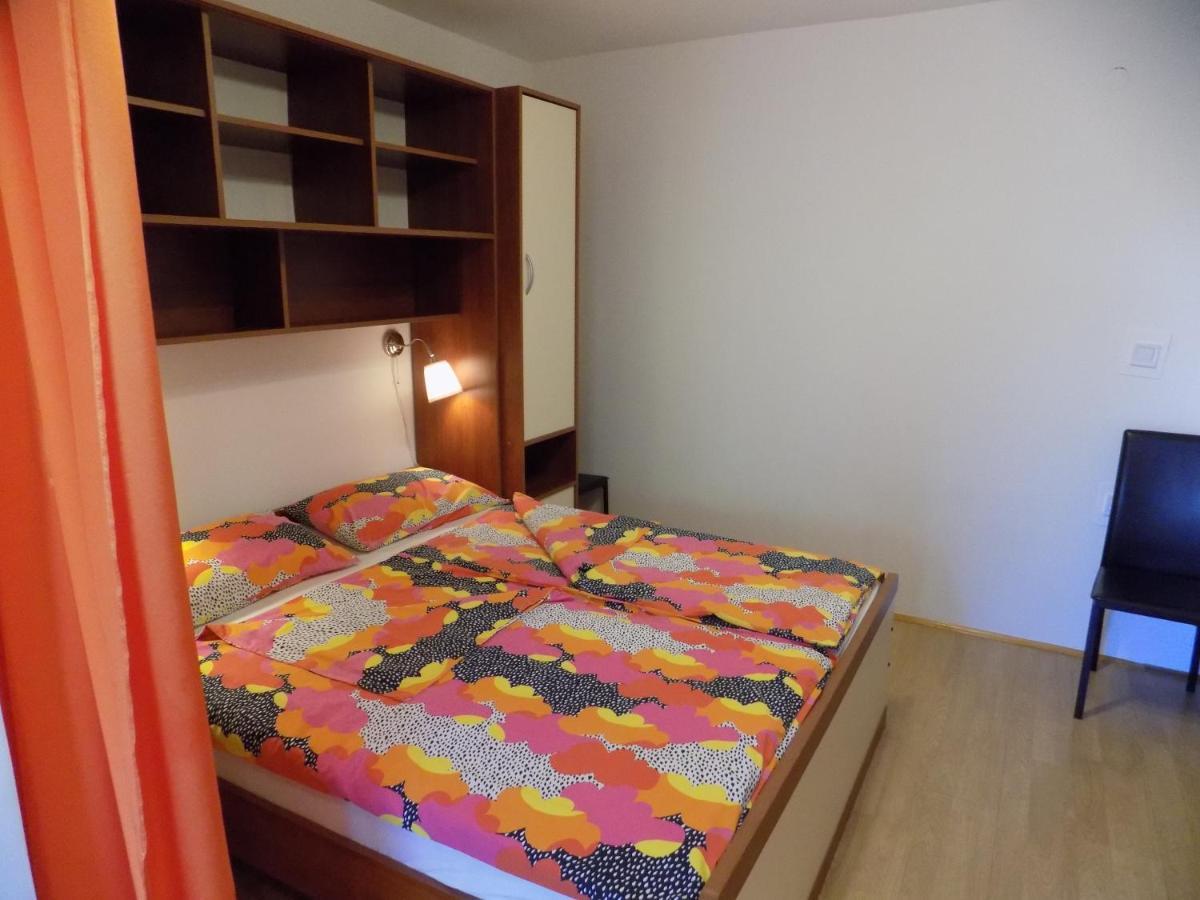 Oriella Apartmans And Room Novigrad Istria Exteriör bild