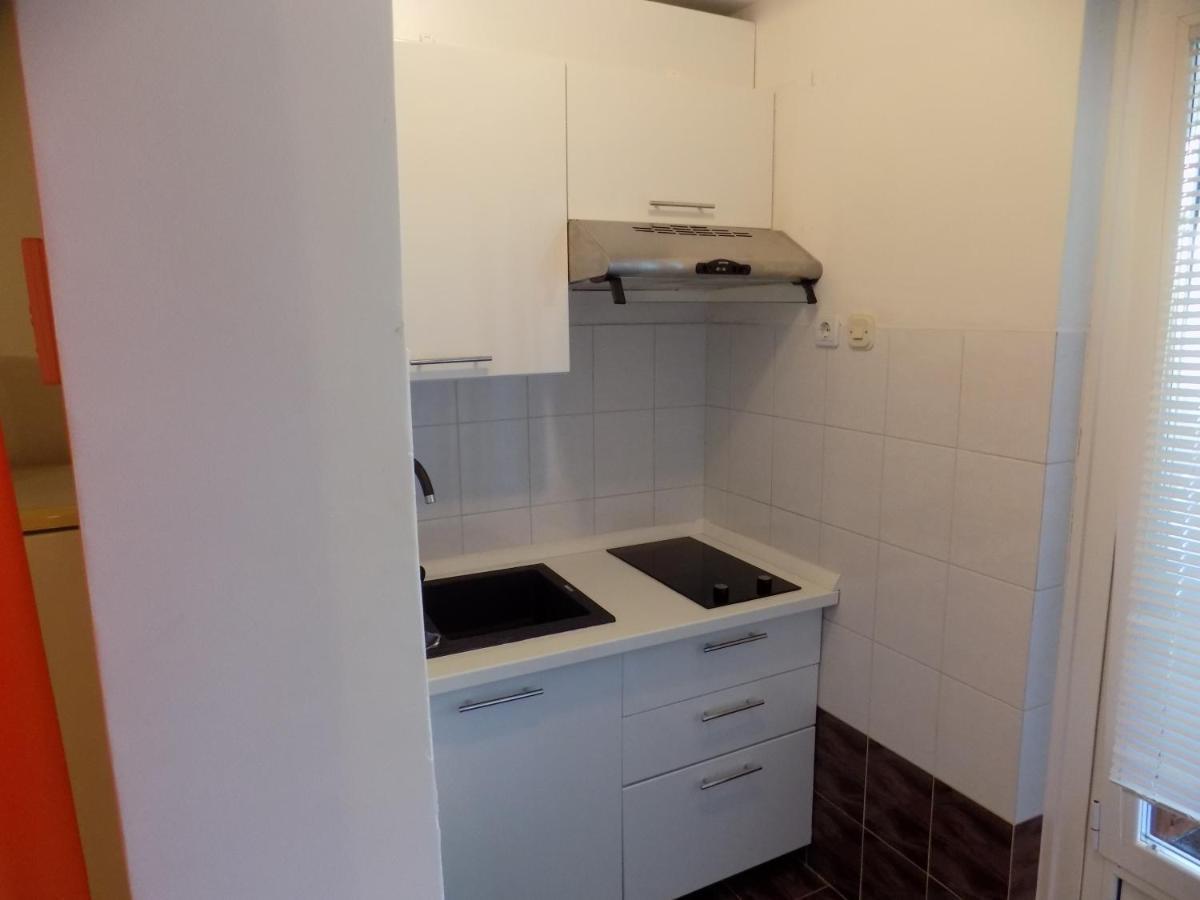 Oriella Apartmans And Room Novigrad Istria Exteriör bild